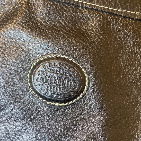 Roots. Black. Crossbody bag. Small - Picture 2 of 4